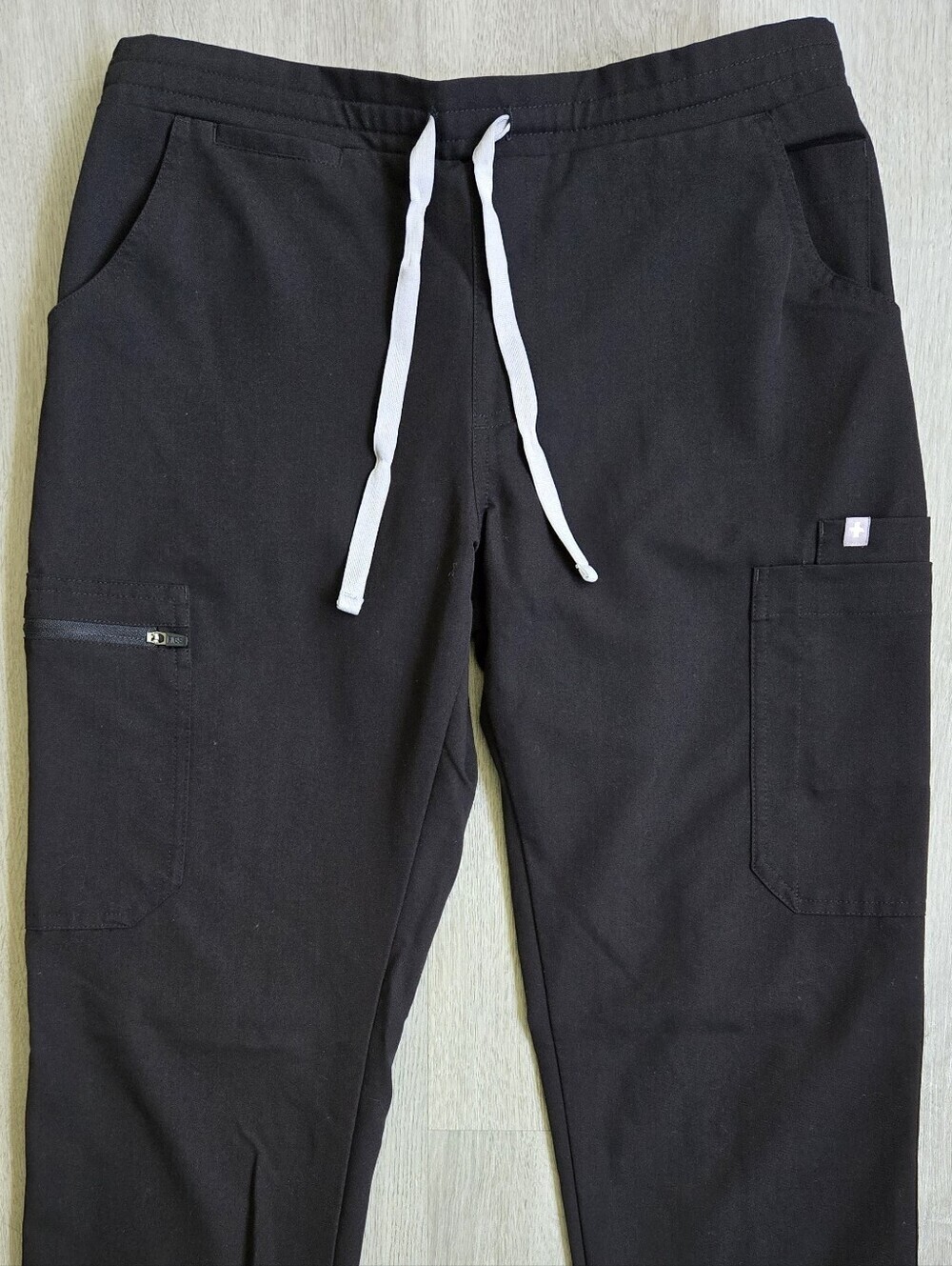 Figs Technical Collection -  Unisex Black cargo scrub pants, size S - Picture 4 of 17
